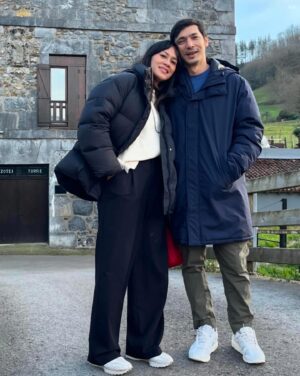 Abimana Aryasatya Instagram - Selamat ulangtahun pernikahan ibu @inong_ayu ❤️