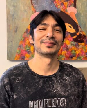Abimana Aryasatya Instagram - tetaplah senyum walau kadang mumet.