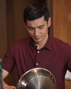 Abimana Aryasatya Instagram - jadi menurut kalian love languange nya Aksan apa?

btw eps 5 udah tayang hari ini.

#marriagewithbenefitstheseries hanya di @viuindonesia
