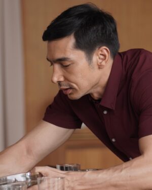 Abimana Aryasatya Instagram - jadi menurut kalian love languange nya Aksan apa?

btw eps 5 udah tayang hari ini.

#marriagewithbenefitstheseries hanya di @viuindonesia