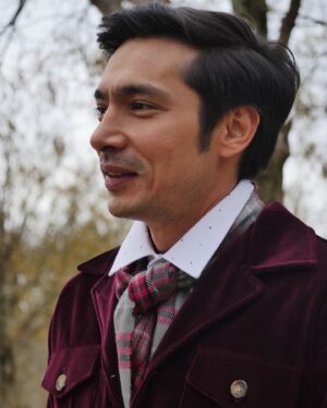 Abimana Aryasatya Instagram - gimana episode 3 dan 4 nya? #marriagewithbenefitstheseries #viuoriginal