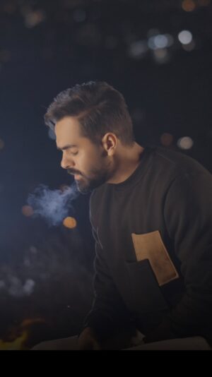 Abolfazl Mousavi Instagram - “مادر”

تقدیم به ❤️مادرم ❤️ 

و همه ی مادرانی که در کنارمون هستن
 و مادرانی که از پیشمون رفتن ❤️

الهی سایه ی این نعمت از سر هیچکدوممون کم نشه🤲🏻

میتونید ورژن کامل موزیک رو از تمام سایتهای معتبر دانلود کنید 📥

Production participation : @mohsenmousavi.i ❤️❤️❤️❤️
Arrangements - Mix & mastering : @fattahfathi 🎛🖥
Music manager : @araaztunes 💻
Lyrics & music : @samisharif📜✏️
Advertising : @shayan.sharafii 🗞️📱
Director : @mohammadrezav_ 🎥
Photographer : @behrouz_sasani 📸
Cover : @isaeed.ahmadi 🗾
Record : @2frecordlabel 🎙️
Violin : @amirhosein_mahmodi_org 🎻

#مادر #روز_مادر_مبارک #مادرانه #مادرم_دوستت_دارم #روز_مادر #موزیک #ابوالفضل_موسوی #مناسب #روز_زن #ویدیو