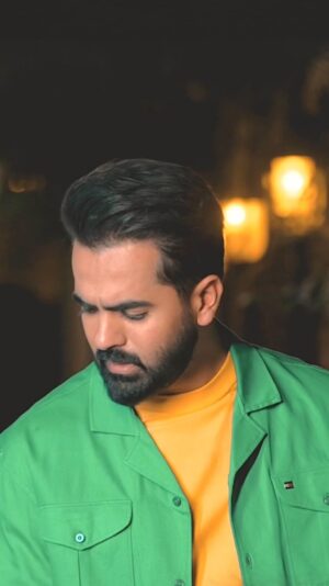 Abolfazl Mousavi Instagram - “ذره بین “
وِرس دوم موزیک ذره بین و تقدیمتون میکنم ❤️

#music #video #singer
#abolfazl_mousavi #zarebin

#موزیک #خواننده #ویدئو  #ابوالفضل_موسوی #ذره_بین
