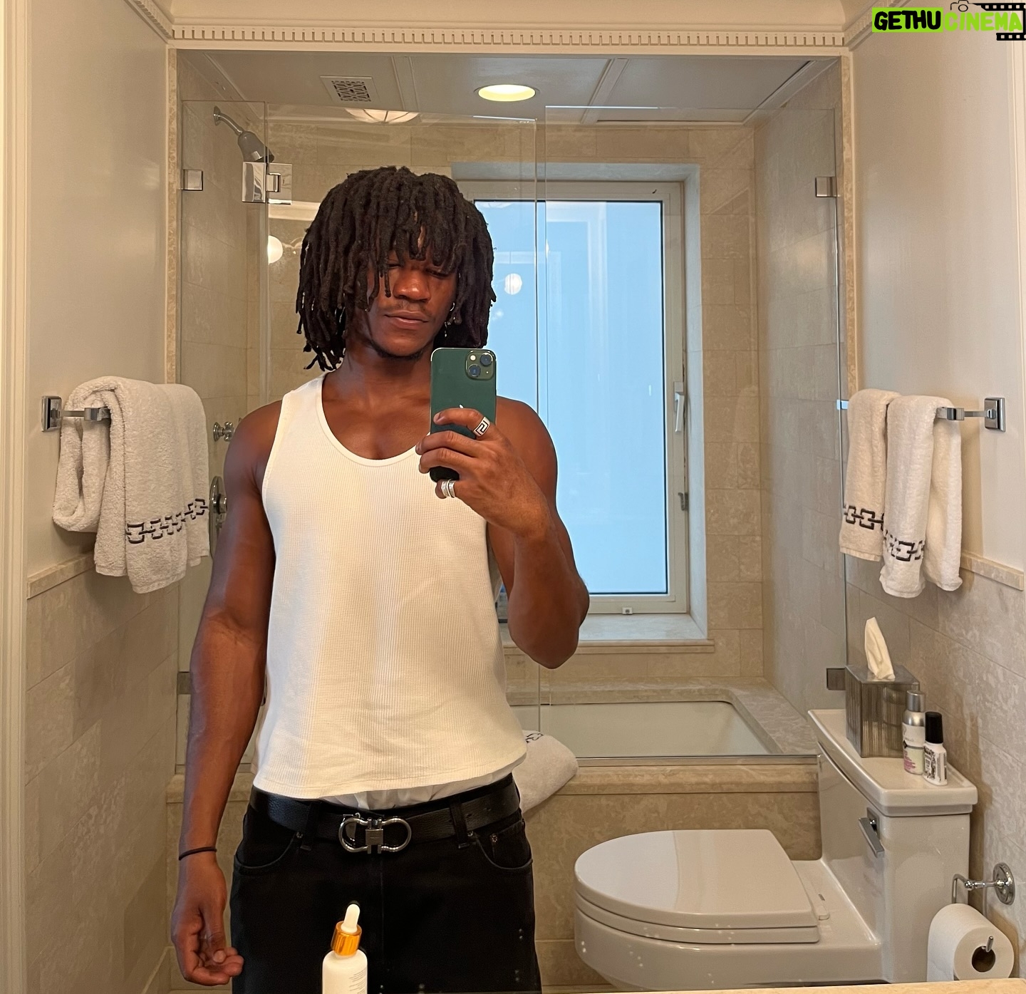 Abraham Attah - 4.6K Likes - š¦