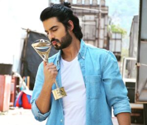 Abrar Qazi Instagram - Couldn't make it to the event due to late night shoot but nevertheless..we won the fan favourite show at the @indtellyawards !..and this award is for the fans only..we are just keeping it! Love you guys❤️ you won! We won @ektarkapoor @shivangisinghchauhaan @dhruvumrania @sargun_kaur.luthra @itsranjanjena1247  @balajitelefilmslimited

Credits: @rahul___1197