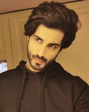 Abrar Qazi Instagram - A journey that started 3 years back for me has finally come to its destination. Honestly never thought i would be able to pull this off.when we started, I was nervous, excited and apprehensive about things to come but slowly and steadily, i grew with this role and made this character my own.I was living a parallel life everyday playing Rudra/samrat and it has become a huge part of me. Now that it is over, i feel a void in me but at the same time there is a sense of calm and excitement for things to come. As of now i want to take some time out for myself and enjoy the simple things in life.
It had been an honor to be a part of this show and working with balaji telefilms and all the brilliant actors who i got a chance to share screen with. Much love to the fans who gave me all the strength and motivation to work harder. 

Au Revoir❤️

1st pic: few days of shoot left
2nd pic: last picture of the old set 
3rd pic: the first day of a test shoot

#yehhaichahatein #yhc #rudra #samrat