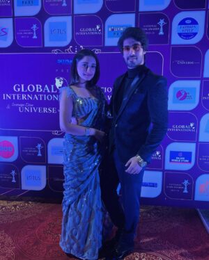 Abrar Qazi Instagram - Received #bestactormale at national icon awards! Thankyou for this recognition guys. Had a lot of fun and it feels great to be a part of an event which is working for a charitable cause. My best wishes to you❤️

Styled by @tripzarora
