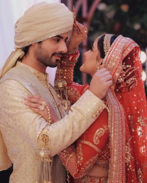 Abrar Qazi Instagram - You are all invited to #Rajvi ki shaadi!❤️ 
#kumkumbhagya on @zeetv and @zee5shows 

Beautifully captured by: @im_harshl