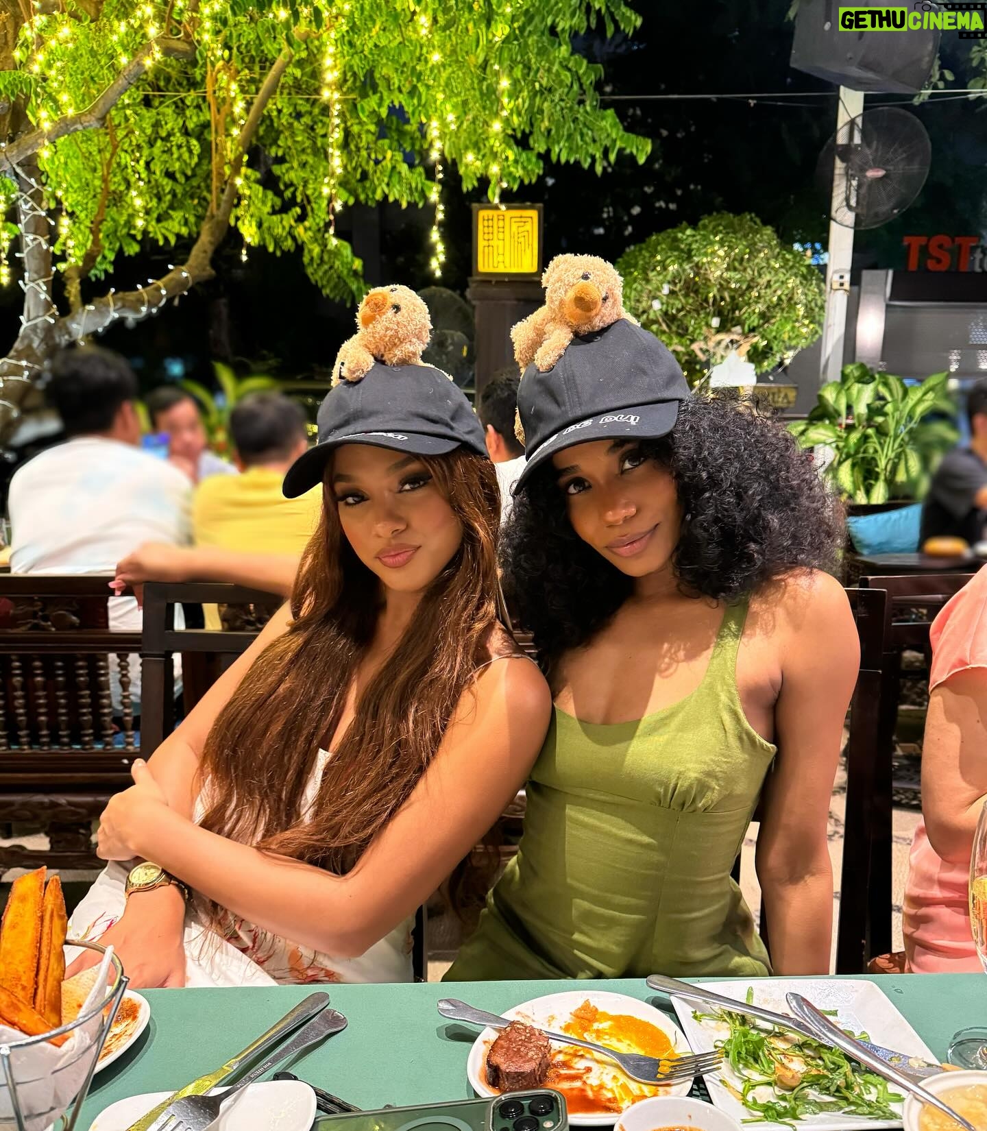Aché Abrahams - 3K Likes - The 🌎 is in 🇻🇳! Having so much fun in beautiful Vietnam with my @missworld fam🥰