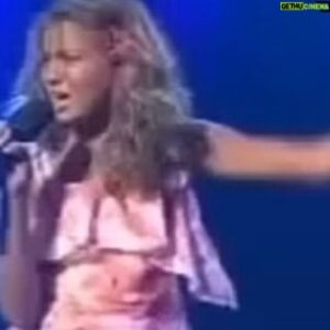 Ada Vox Instagram - Do y’all remember this? Those of us who are real @torikelly stans know that this girl has ALWAYSSSS been it! I’ve been watching her for about 20 years now since I was 10, and I just can’t express how her talent and presence moves me.
For those of you who didn’t know Tori when she was 11 frikkin’ years old and absolutely slaying the game, you’re welcome.
