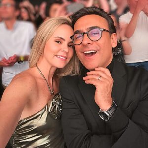 Adal Ramones Instagram - Todo día contigo es el más hermoso e increíble! Espero podamos seguir llevando esta magia a muchos lugares. Te amo mi Güera, me hace la vida más loca y llevadera. 

Creía que tú me seguías en mis locuras, pero estoy totalmente equivocado… Yo voy con el acelerador a fondo x tu culpa 😂😂😂

Sigamos así… definitivamente esta vida es muchísima muy corta! 

Te amo