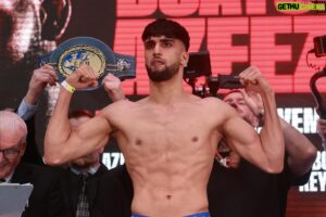 Adam Azim Instagram - All weighed in, Allhumdillah feeling strong 💪 It’s my time….. 😡

-

-

-

#inshallah #adamazim