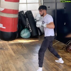 Adam Azim Instagram - Getting closer and closer to fight night ⏳can’t wait to get back in the ring.

-

-

-

#inshallah #manchester #speed