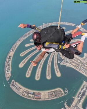 Adam Azim Instagram - Living in the moment 🇦🇪

-

-

-

📸: @ovoali_