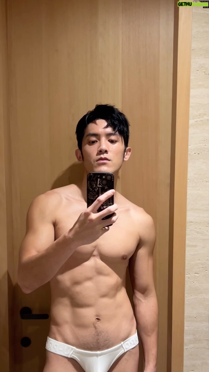 Adam Lin - 3.2K Likes - 新書絕版倒數抽獎!
宣傳期最後一次抽獎!
頭獎是我拍《秘密嗑》時穿的這件內褲和《秘密嗑》一本、自拍拍立得1張、寫真小卡3張、海報2張。(IG和FB共抽出一位)
另外還有二獎!
二獎《秘密嗑》一本、自拍拍立得1張、寫真小卡3張、海報2張。(FB IG合計抽出四名)
抽獎方式:留言標記一位朋友,並隨性留點文字,可以重複留言,但不能標記同一位,頭獎FB IG合計抽出一名!二獎FB IG合計抽出四名!
活動到4月25號12:00前截止
#秘密嗑