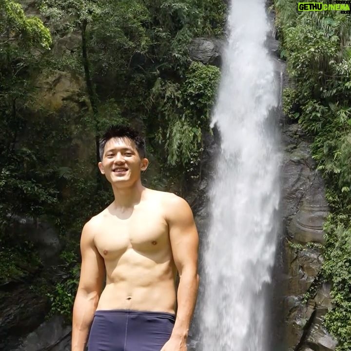 Adam Lin - 8.1K Likes - 鳳凰瀑布!
離我嘉義老家最近的秘境!
在瀑布入口需先步行20分鐘的下坡石階,之前探索時因雨季加上青苔,非常溼滑難走~但看到瀑布後真的是值得!非常震撼~
新書《秘密嗑》預購倒數15天,期間結束後就絕版啦!沒辦法在其他通路買到!在首頁或限動有連結!
#秘密嗑
