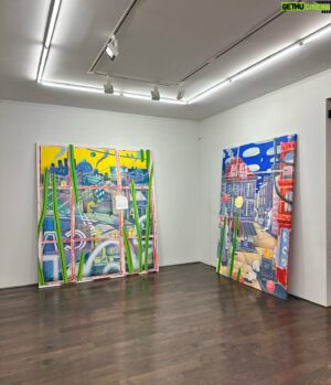 Adam Lucas Himebauch Instagram - “This is downtown, looking out my window. There’s a type of circus energy here. Always something to look at. I even added the outline of an elephant into the painting.” 

See this large painting and more at Adam’s Never Ever Land exhibition @ 956 Madison Avenue. On view until March 16th. Adam is “in residence” until the 9th! -Sydney🚀