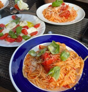Adam Mišík Instagram - 🇮🇹 Italy Dump 🍝 
1) Backstreet boys
2) Arrabbiata by me 👨🏼‍🍳
3) kýč 
4) vaření summer hits 
5) Šípková Růženka 
6) Views 
7) carb overdose 
8) Lunetic