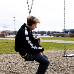 Adam Mišík Instagram - Já nervózně čekající až si všichni pustíte novej track 🥹❤️‍🩹