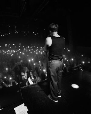 Adam Mišík Instagram - Projíždím si tyhle momenty do ♾️. Jste návykový a tenhle večer beru jako start novýho dobrodružství na který se společně vydáváme. S láskou a pokorou, váš A ❤️

PS: Děkuju celýmu týmu a všem hostům, že jste mi to pomohli dát celý dohromady, tohle je týmová práce ❤️
📸 @krystof.bendik