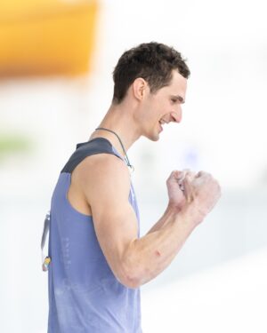 Adam Ondra Instagram - I am really happy to have taken an important step ✌️ towards qualifying for the Olympics by taking bronze 🥉in the Shanghai Olympic Qualifiers. One month is left for the second boulder & lead event in Budapest 🇭🇺 This was a great learning lesson for what I need to improve 👊

Check out the final results 👉 the link is in BIO. 

CZ: 

Mám velkou radost, že jsem bronzovou medailí 🥉z olympijské kvalifikace v Šanghaji udělal důležitý krok k postupu na olympijské hry. ✌️Do druhého kombinačního závodu v Budapešti 🇭🇺 zbývá měsíc. Tohle pro mě byla skvělá lekce, v čem se musím zlepšit 👊

Podívejte se na finálové výsledky 👉 link je v BIO profilu. 

📸 Photos by @kazushigenakajima / @ifsclimbing 

#sportclimbing #climbing #olympics 
@olympcsmv @horosvaz.cz