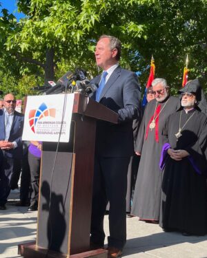 Adam Schiff Instagram - I stand with Artsakh's 120,000 residents, and the Armenian diaspora defending them.

Azerbaijan's illegal blockade of the Lachin Corridor must end. 

The US recognized the Armenian Genocide and said never again. 

We must do more than pledge. We must act.