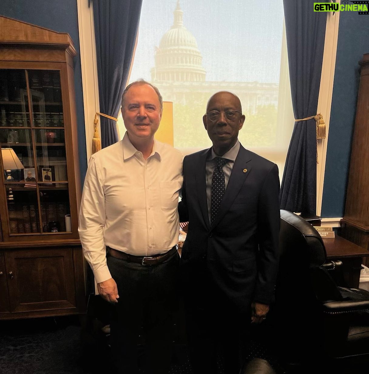 Adam Schiff - 2K Likes - It was great to chat with University of California President, Dr. Michael V. Drake.
President Drake's efforts to ensure college affordability for students from low-income families is incredibly important to creating accessible public education.
I look forward to working with him to double the Pell Grant and make higher ed more affordable.