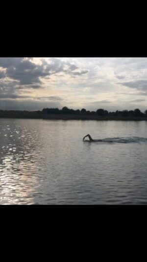 Adam Walker Instagram - Stay focused winter swimming is here!!
Keep working on yourself don’t use winter as an excuse to stop swimming 🏊‍♂️👊

Water temperature is dropping here and it’s easy to lose focus you have to concentrate even more when it’s  6 degrees celcius/43 degrees Fahrenheit.

#oceanwalkertechnique #swimbetter #openwaterswimming #adamoceanwalker