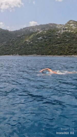 Adam Walker Instagram - Have you tried the Ocean Walker Technique…..
Subscribe to my online coaching system 50 videos with instruction and drills for just £12 a month!!! Click my bio link 🏊‍♂️
#oceanwalkertechnique #swimming