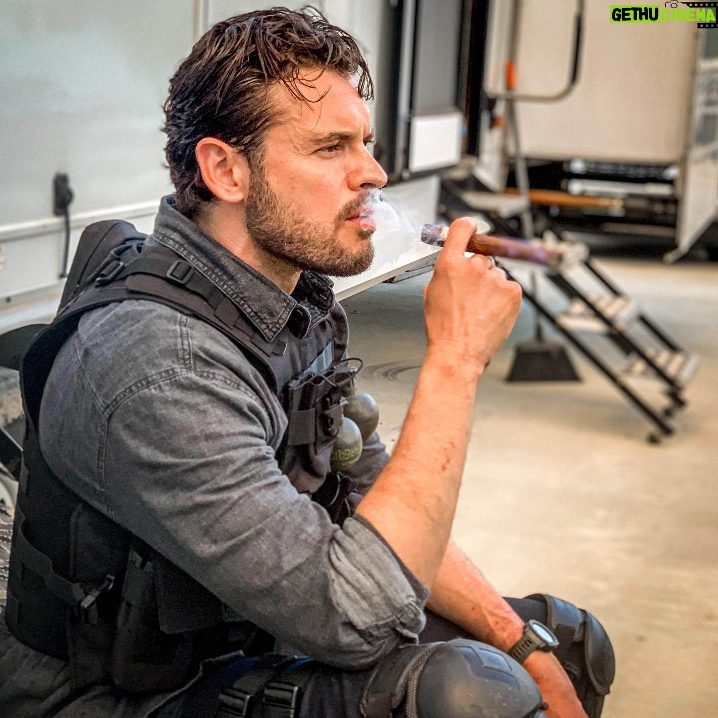 Adan Canto - 16.3K Likes - Cigar break between scenes out on location!
Un buen puro.
What do you guys do to relax?
@agentgamemovie @grantsjohnsonfilms @tylerkonney