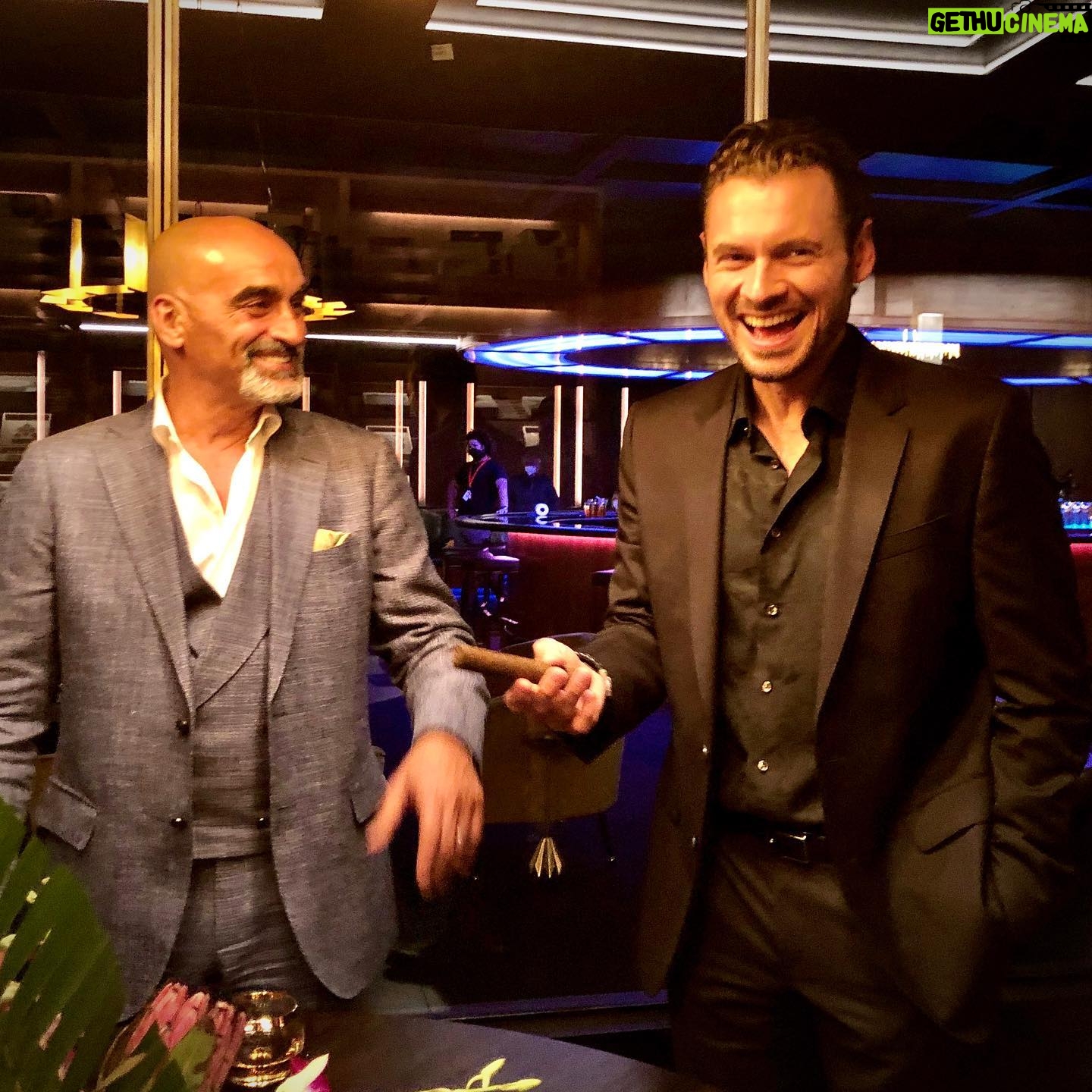 Adan Canto - 8.4K Likes - Behind the scenes with these great people. It was a delight playing Arman Morales.
Don’t miss the finale tonight on FOX 9/8 central.
@cleaningladyfox
#behindthescenes