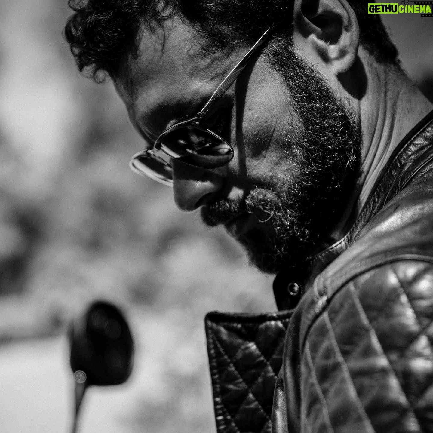 Adan Canto - 7.2K Likes - Know thyself - -
Something we can’t find on our phones... Wishing you all a great week.