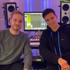 Adaro Instagram - 𝗠𝗘𝗡 𝗢𝗙 𝗦𝗧𝗘𝗘𝗟 𝗥𝗘𝗠𝗜𝗫 = 𝗢𝗨𝗧 𝗡𝗢𝗪 💥 What do you think of our remix of this raw classic?! Let us know! 💪 #linkinbio #adaro #levelone #frequencerz #eforce #hardstyle #scantraxx