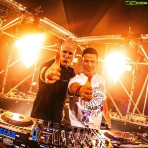 Adaro Instagram - WHAT IS YOUR FAVOURITE CLASSIC?! 🔥 Really enjoyed our b2b at Vroeger Was Alles Beter 🥳

@vroegerwasallesbeterevent