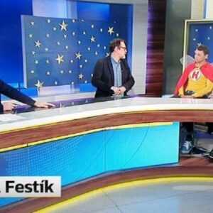 Adéla Heftyová Instagram - Dnes som bola hosť v relácii Noviny o 12-tej 🎥🕛 Kuk videjko ⬅🙃😍 Bolo treba divákom povedať, že už tento víkend sa na vás tešíme na detskom festivale Festík🌈🎉 Vidíme sa: Sobota 13:00 show s Hugom Sníčkom - spievam pesničky z relácie Rapotáčik 🎤🎶 Nedeľa 11:00 autogramiáda Prázdniny ❤🖊📸 #tvjoj #tvrik #detskyfestival #festik #programnavikend  #rapotacik #hugosnicek #tesimsanavas #autogramiada #prazdniny