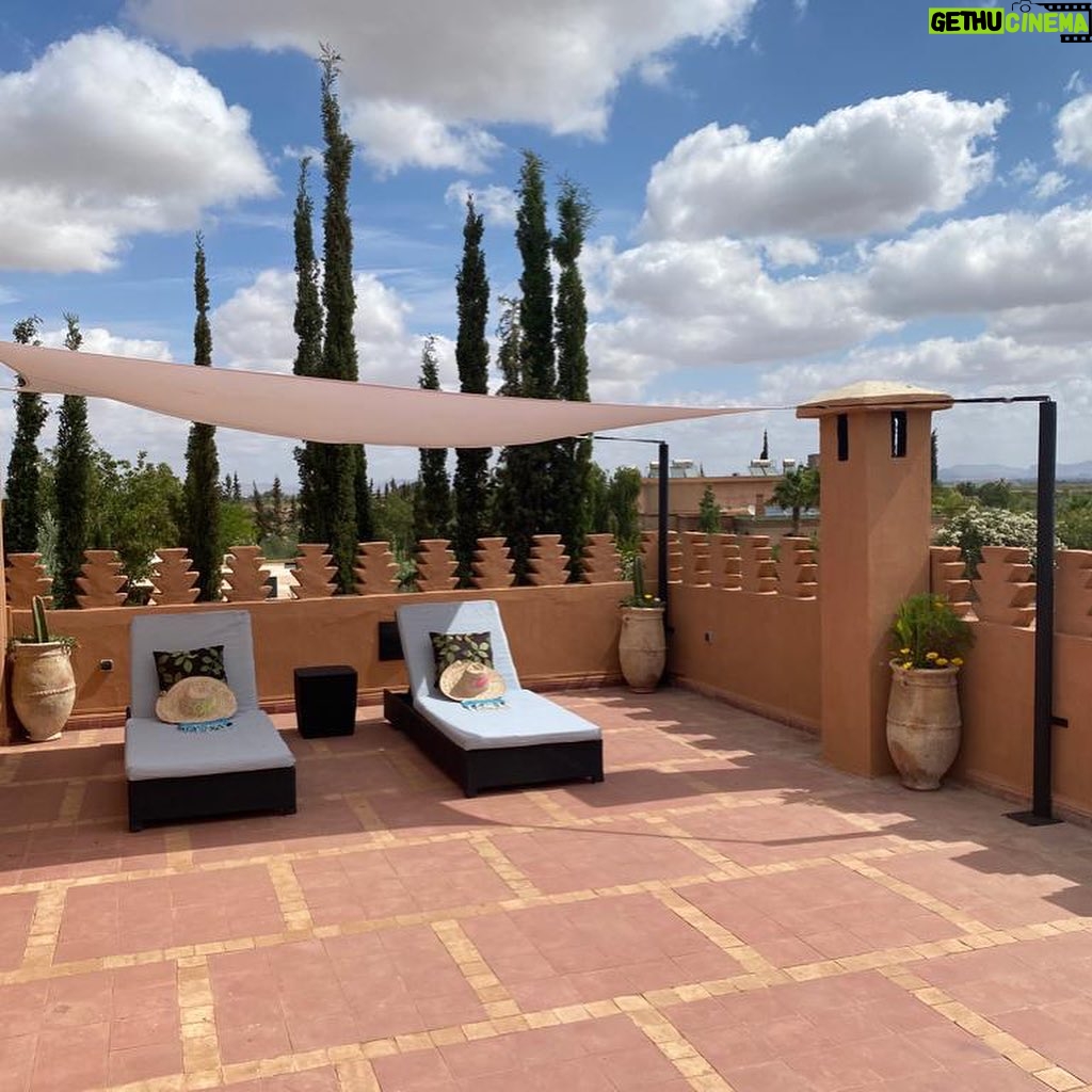 Adeline Vetter - 2.7K Likes - 🎊🎁 CONCOURS MAROC 🎁🎊
🇲🇦 On repart pour un magnifique pays qui me tient particulièrement à cœur le Maroc ! C’est à Marrakech, ancienne cité impériale de l’ouest du Maroc que vous allez passer 1 semaine de rêve à la @villachems_alouidane 😎☀️
🤝 Un séjour que je vous propose en collaboration avec la magnifique Miss Alsace @adelinevetter.off 👸 et mon ami Ben @amour.boire.et.manger le fournisseur des meilleures adresses de restauration en France 😋
👉 Vous jouez pour 7 jours/6 nuits pour 2 personnes à la @villachems_alouidane
🤞Pour participer il faut :
- Suivre @nicolasperrin_ , @villachems_alouidane , @adelinevetter.off et @amour.boire.et.manger 👋
- Identifier 2 personnes avec qui vous aimeriez partir 👱♂️👩🦳
- Liker et partager le post dans votre storie 🫵
Le gagnant sera tiré au sort le dimanche 21 avril à 19h 🕗 BONNE CHANCE 🍀