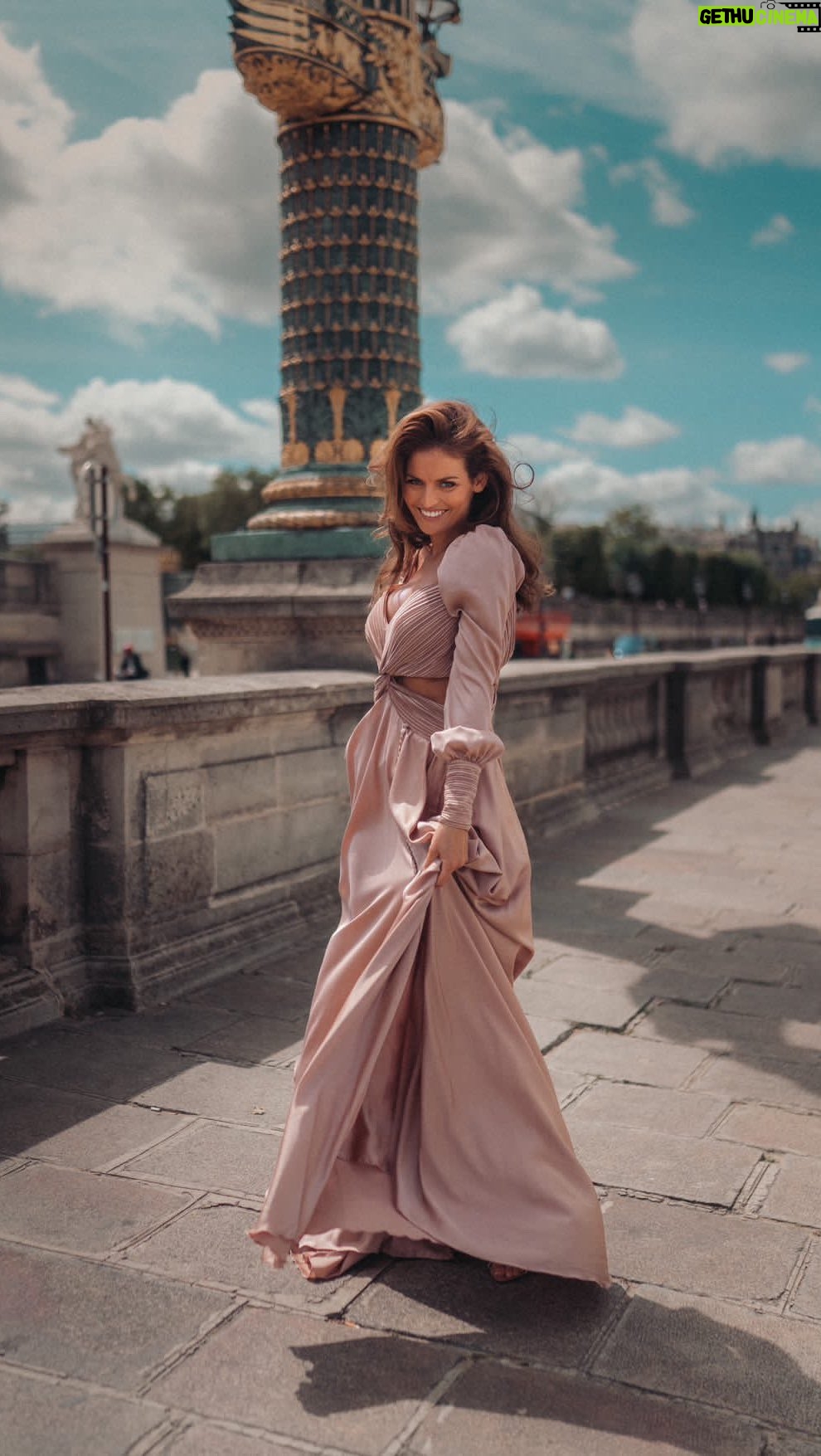 Adeline Vetter - 2.6K Likes - Profiter de l’Aventure pour porter le plus de robes de princesse possible 👸
@missalsaceofficiel