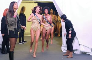 Adeline Vetter Instagram - Méli-mélo de souvenirs ⭐️

De mon départ sur scène à mon retour en coulisse après l’annonce du top 15, je peux revivre à travers chacune de ces photos les émotions que j’ai ressenti ce soir là. 
Appréhension, excitation, mais surtout: FIERTÉ 🙏🏼

Crédits photos: 
@marieetchegoyen 
@sipa.press 
@alexb_sarmiento