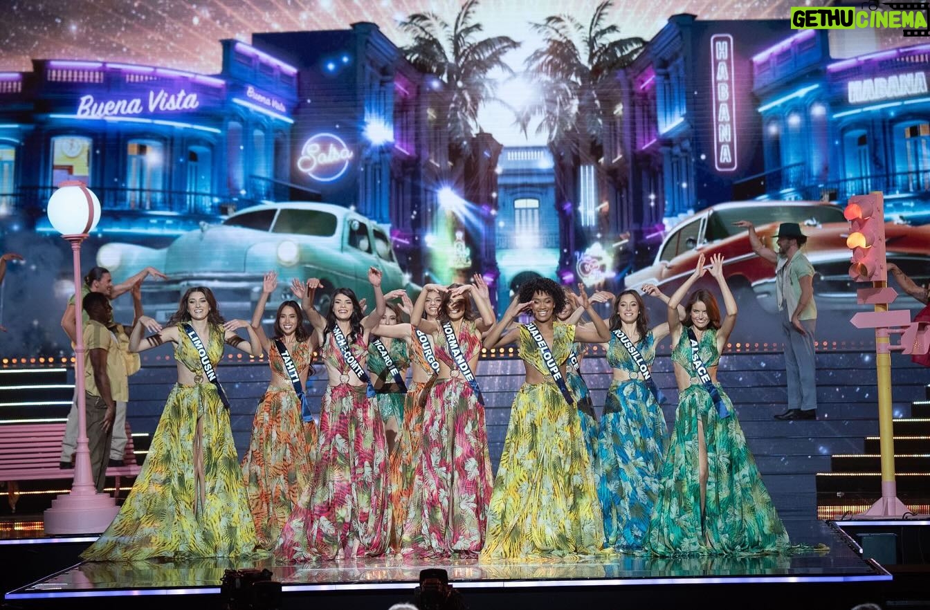 Adeline Vetter - 3.1K Likes - Méli-mélo de souvenirs ⭐️
De mon départ sur scène à mon retour en coulisse après l’annonce du top 15, je peux revivre à travers chacune de ces photos les émotions que j’ai ressenti ce soir là.
Appréhension, excitation, mais surtout: FIERTÉ 🙏🏼
Crédits photos:
@marieetchegoyen
@sipa.press
@alexb_sarmiento