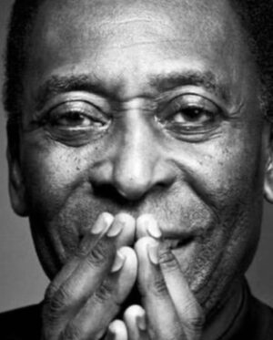 Adewale Akinnuoye-Agbaje Instagram - I was graced with the incredible good fortune to meet @pele. In my early twenties while working In Italy I worked at the VIP section of one the exclusive clubs. Pele was in Italy on a speaking tour and came through the club after. Being the only two Black men in the club we ran toward each other like long lost brothers. Though we did not speak each other’s language we sat together with our hands clasped for the entire night. Words did not need to be said for the incredible amount of pride and respect I had for this man. I closed off the VIP  and was both happy and honored to serve this legend who had served the world with his talent, grace and humility for decades. Obrigado ! Pele the King ✨🙏🏾✨