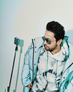 Adhyayan Suman Instagram - Are y’all ready to see what Tinka has in store for you all? See you on 3rd June! 😉🎸🎙🎧 #TinkaSingh #AAshram3 @mxplayer @prakashjproductions