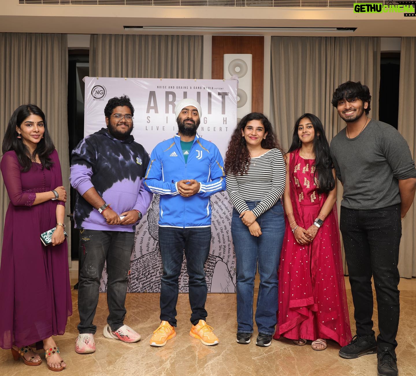 Aditya R K - 46.4K Likes - With the man himself 🫶
What a memorable night it was♥️✨
And extremely grateful for this moment
Thank you so much @karya2000 @itisveer @noiseandgrains ♥️🫶