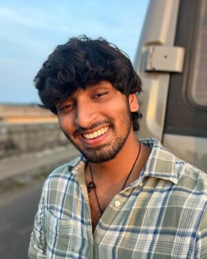 Aditya R K Instagram - Golden hour is my happy hour 🌅

#goldenhour #sunsets #adithyark #love
