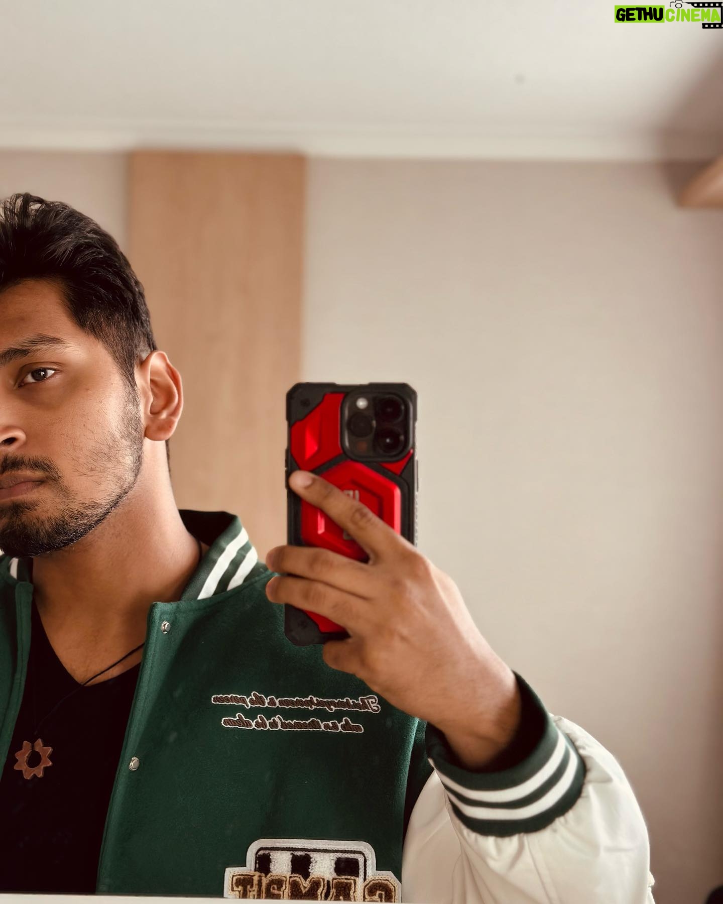 Aditya R K - 23.3K Likes - Singapore! You were amaaaaaaazingggg! 🔥
A proper post after a long time. Supp guys? How are you all? 🐒
#singapore #live #music