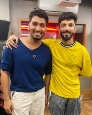 Aditya R K Instagram - Happy Birthday to my all time Favourite  @anirudhofficial na❤️🫂 
Captain cool! ⚡️