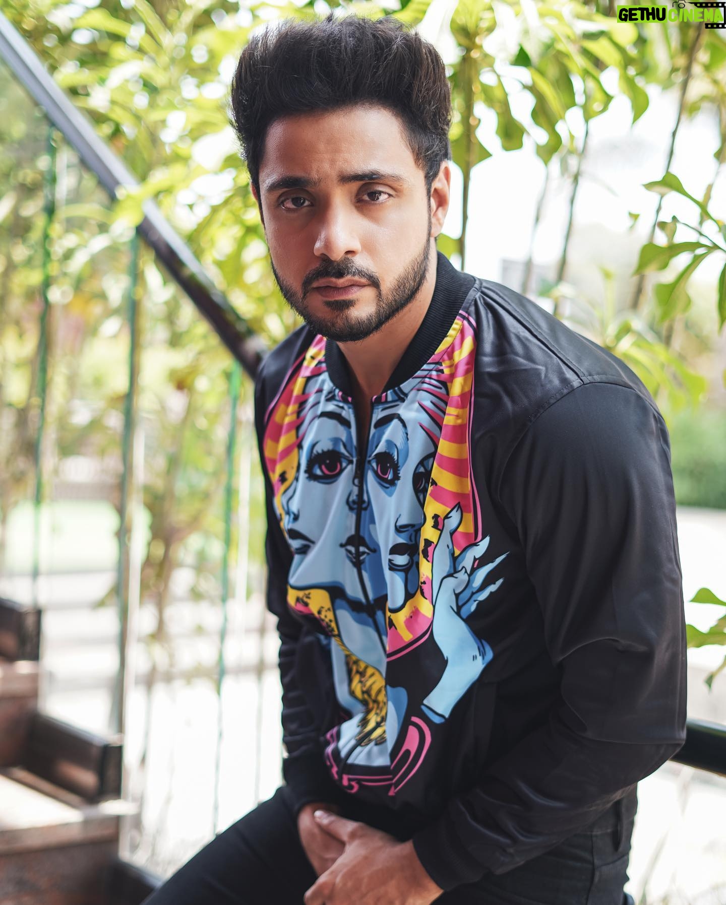 Adnan Khan - 31.5K Likes - What a fun photoshoot with the boys. Considering I had only slept for a couple of hours, had half a mind to cancel. Glad I didn’t 😂😂😂. Photographer - @rk_fotografo
Styled by- @instylewithaditi
Jacket- @redesynofficial
Makeup & Hair - @makeoverbysejalthakkar
Location - @sayagrandresortthane
Artist Reputation Management - @oceanmediapr #adnan_a_khan #actor #mumbai #india #photoshoot #fun #thane #modelling