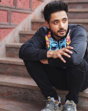 Adnan Khan Instagram - What a fun photoshoot with the boys. Considering I had only slept for a couple of hours, had half a mind to cancel. Glad I didn’t 😂😂😂. Photographer - @rk_fotografo
Styled by- @instylewithaditi
Jacket- @redesynofficial
Makeup & Hair - @makeoverbysejalthakkar 
Location - @sayagrandresortthane
Artist Reputation Management - @oceanmediapr  #adnan_a_khan #actor #mumbai #india #photoshoot #fun #thane #modelling