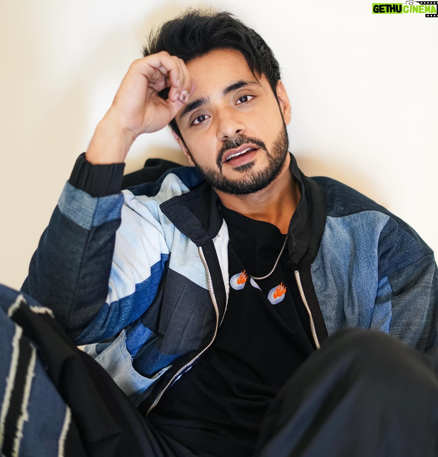 Adnan Khan - 31.7K Likes - It’s a choice. To smile when you don’t feel like, to work when you’re tired. To go when you want to stay. To continue when you want to give in. To be kind even when you have all the reason in the world not to be. To Love when you feel like hating. There’s ALWAYS a choice. Your action or reaction, is always a choice.
Photographer - @rk_fotografo
Styled by - @instylewithaditi
Outfit - @studio_nineteen97
Makeup & Hair - @makeoverbysejalthakkar
Location - @sayagrandresortthane
Repped by - @oceanmediapr
Photo selection- @varnica_rathore @rjrush6 😂😂
#adnan_a_khan #adnankhan #actor #model #photooftheday #photoshoot