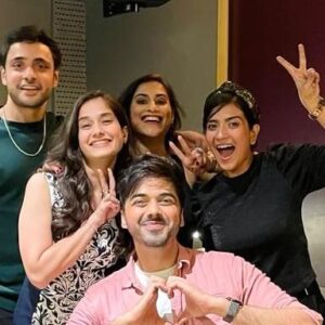 Adnan Khan Instagram - good people   good food   good times = sukoon 🥰
what’s better than catching up with people who are good for your soul 😇
one of the best things about our last show together was that we all met 😻🧿
our captain @mountainhead1  raviiii sirrr  we all missed you so much . i am sure you were on a hiccup spree when we met 😛
looking forward to our next catch up 🎭💃🕺
honestly so blessed to have met such beautiful people n mind blowing dancers 🤪🥳🥳🥳
#kathaankahee #memories