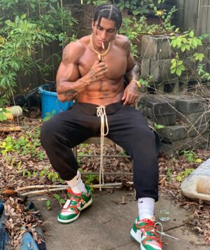 Adrian Conrad Instagram - “Cold game but I knew it was chess”🇬🇳🇬🇳 #aesthetic #aesthetics #abs #bodybuilding #bodybuilder #cardio #drive #fit #fitness #fitfam #fitspo #gym #gains #goals #gymtime #motivation #workout